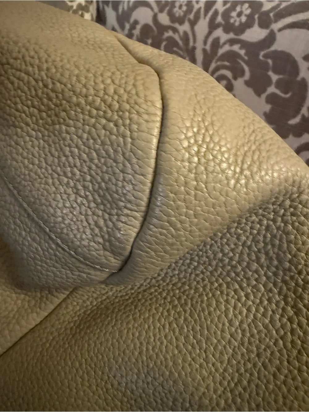 Loewe cream pebble